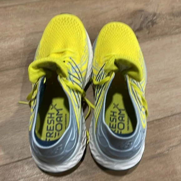 New Balance Fresh Foam 1080v11 Men’s US Size 10.5 Running Shoes M1080C11 Yellow - Picture 3 of 5